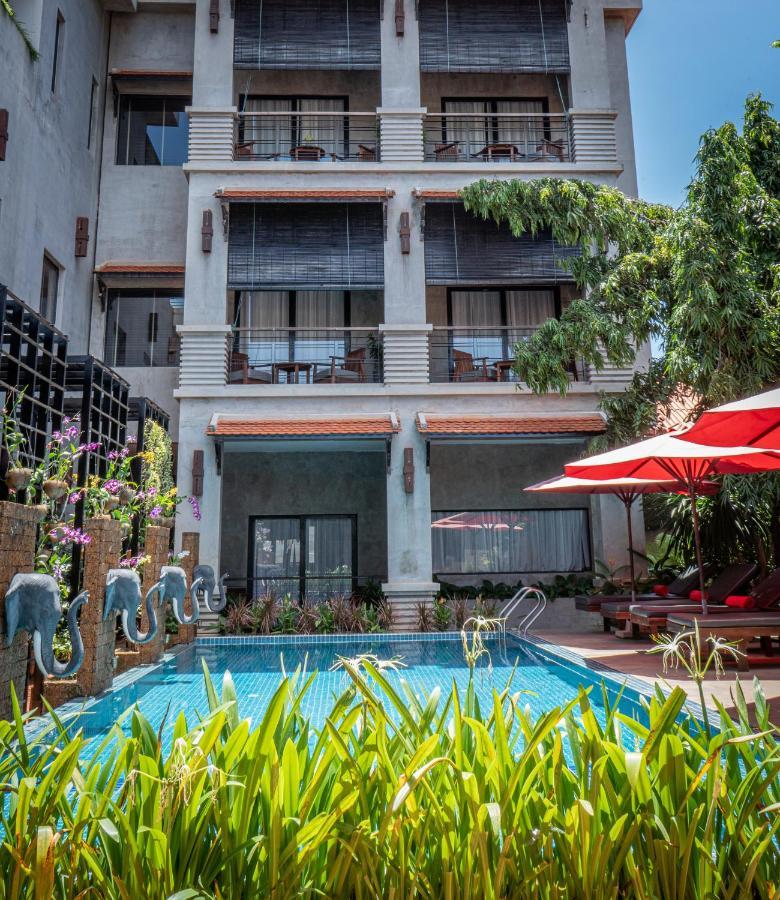 Grange Hotel Siem Reap Exterior photo