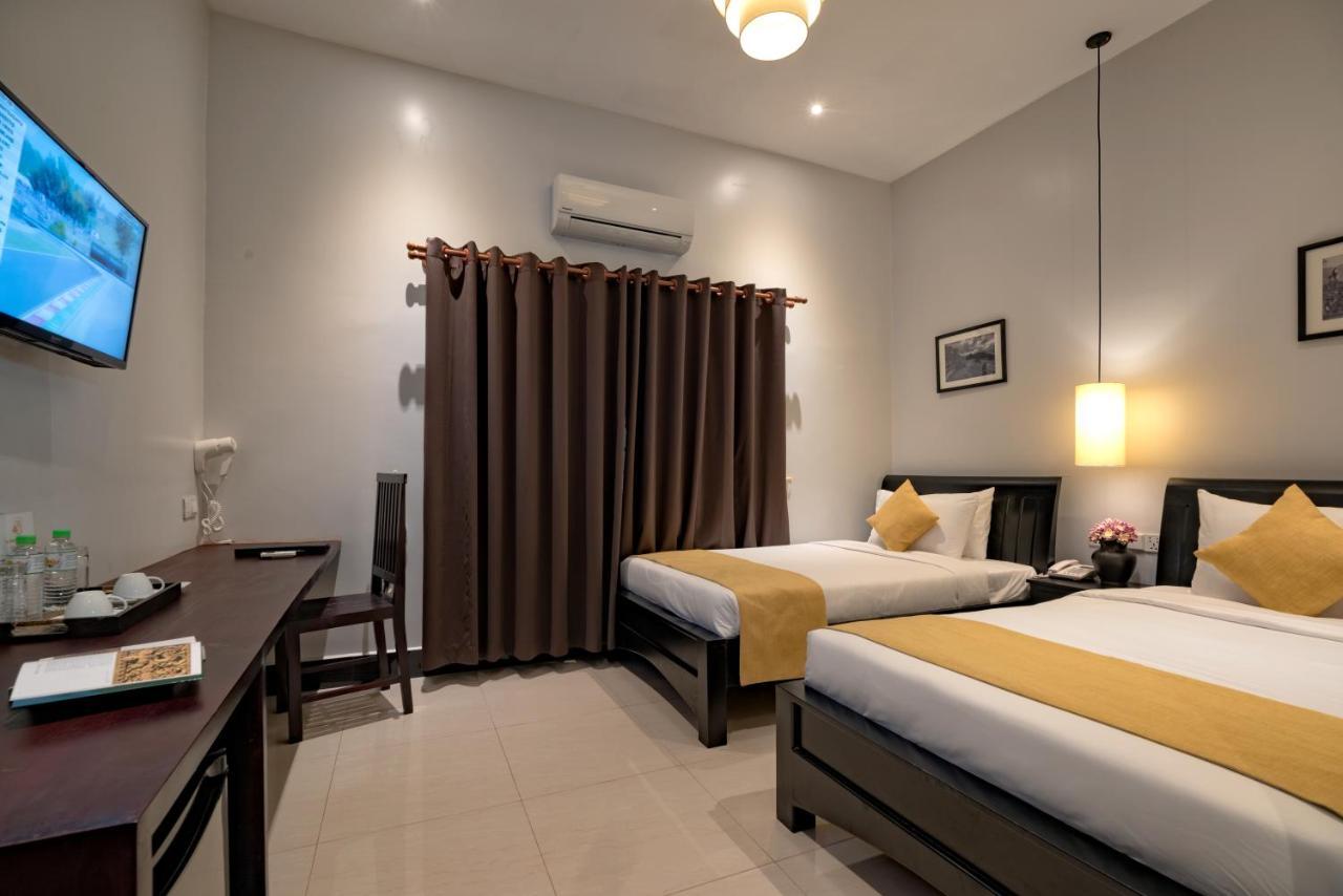 Grange Hotel Siem Reap Exterior photo