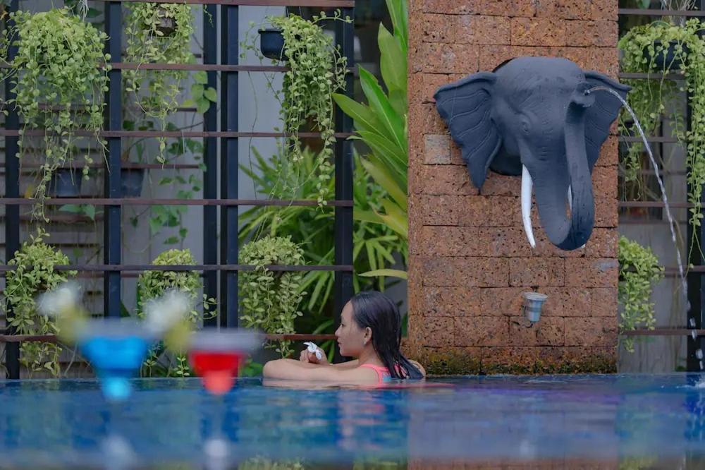 Grange Hotel Siem Reap Exterior photo