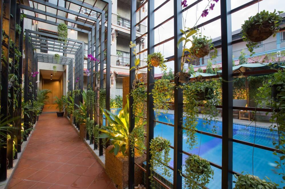 Grange Hotel Siem Reap Exterior photo